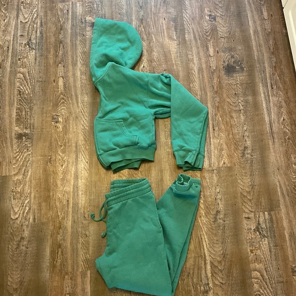 TNA Sweatsuit - Picture 1 of 3